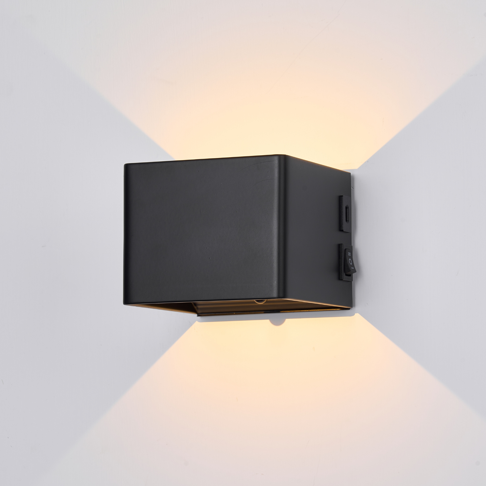 Decént Wandlamp - By Suitta